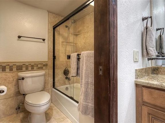4th image of 908 Harold Dr Unit 22
