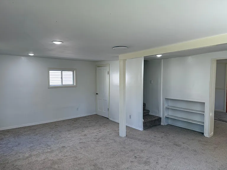 256 N Transit St — Photo 6