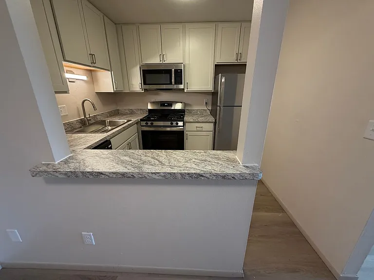 1674 Shawano Ave — Photo 29