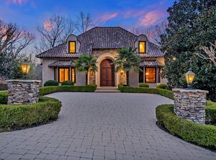 8 Powers Chase Cir, Sandy Springs, GA 30327