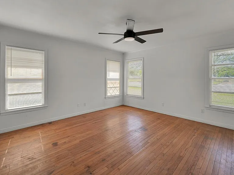 3701 Parkwood St — Photo 15