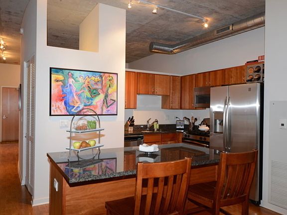 4th image of 700 N Larrabee St APT 1203