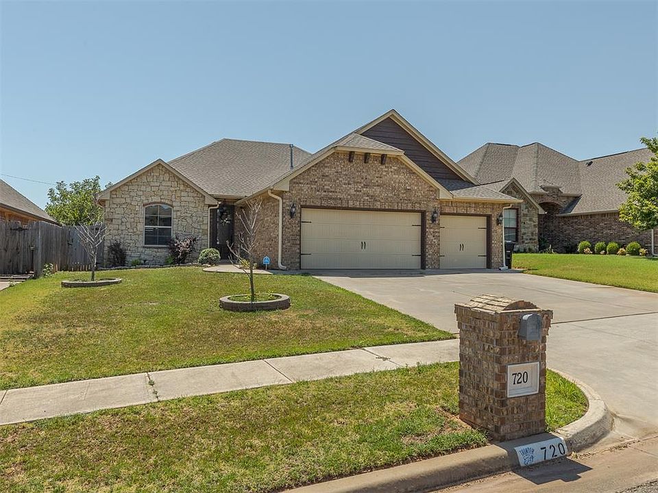 1st image of 720 NE 23rd St