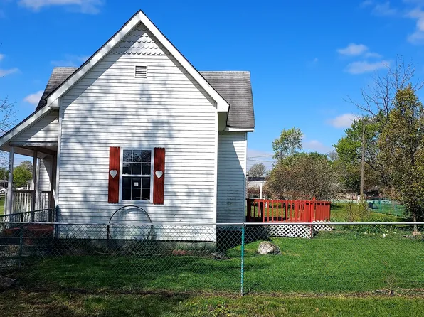 512 N 13th St, Elwood, IN 46036