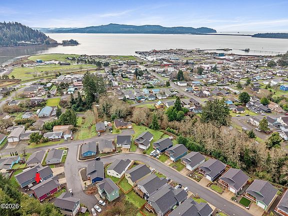 3rd image of 606 2nd St