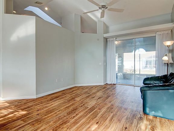 4th image of 119 W Forest Oak Pl