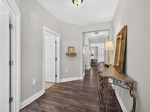 5th image of 906 Narrative Ln