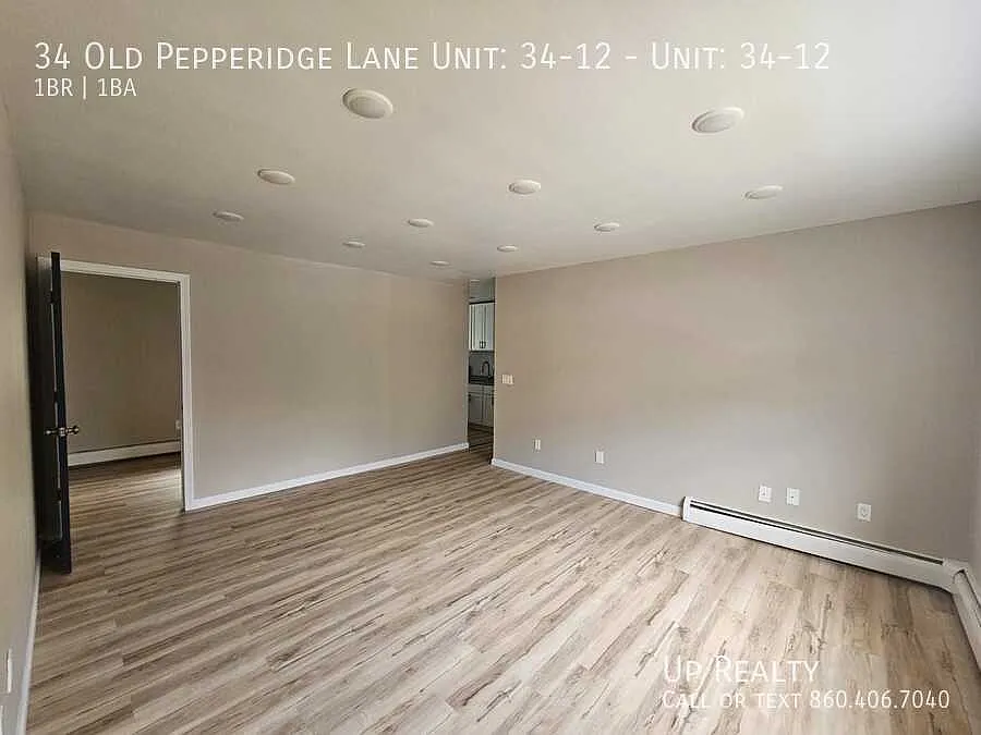 Building Photo - 34 Old Pepperidge Ln #12