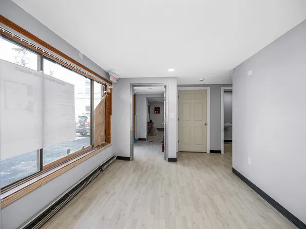 230 Cumberland Rd, Lowell, MA 01850