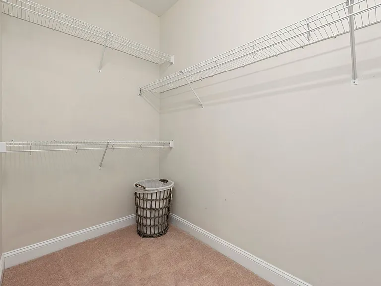 912 Providence Glen Dr — Photo 17