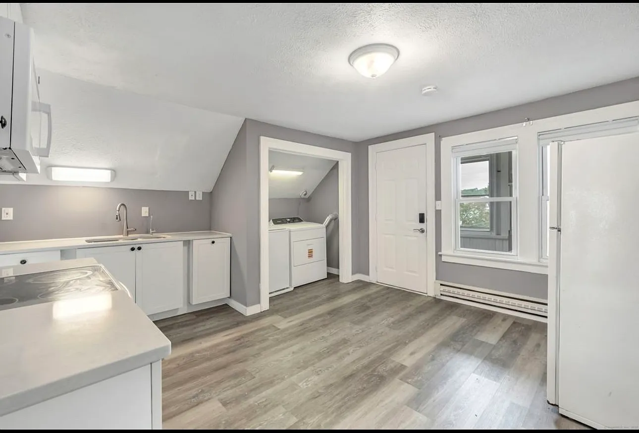 174 Gridley St — Photo 3