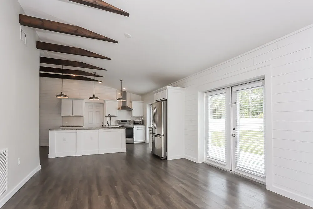 4 bed, 2.0 bath, 2025 sqft, $3,530 — Photo 4