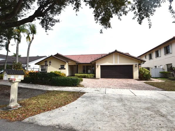 16501 NW 84th Ct, Miami Lakes, FL 33016