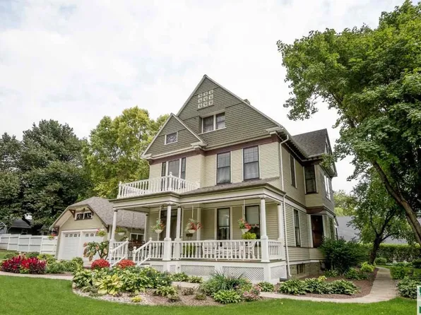 309 Concord Ave NE, Orange City, IA 51041