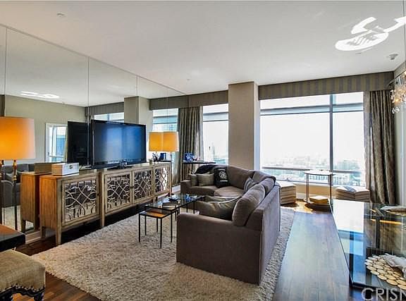3rd image of 900 W Olympic Blvd Unit 33G