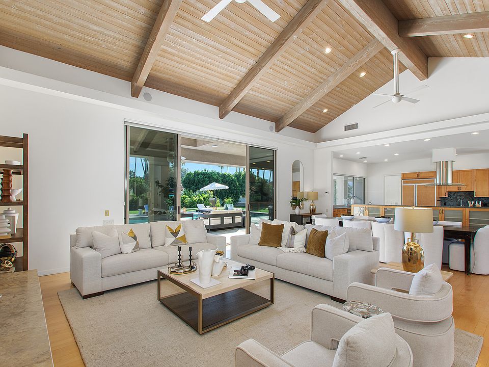 GREAT ROOM IN MAIN HOUSE