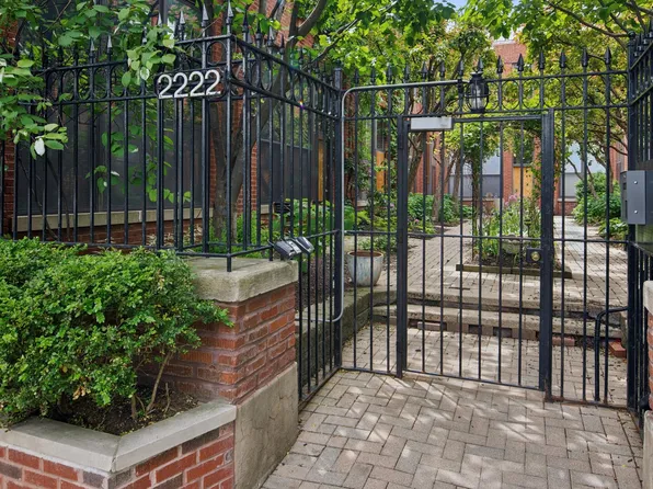 2222 N Racine Ave APT 16, Chicago, IL 60614