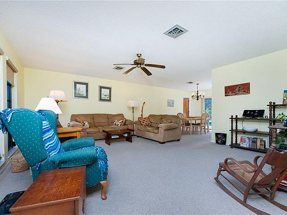 5th image of 1505 Crest Dr