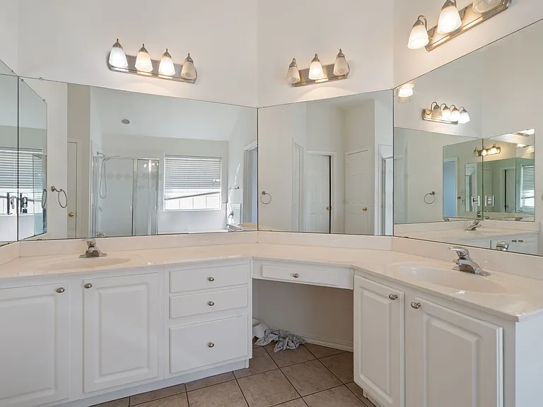 8513 Stetson Dr — Photo 15