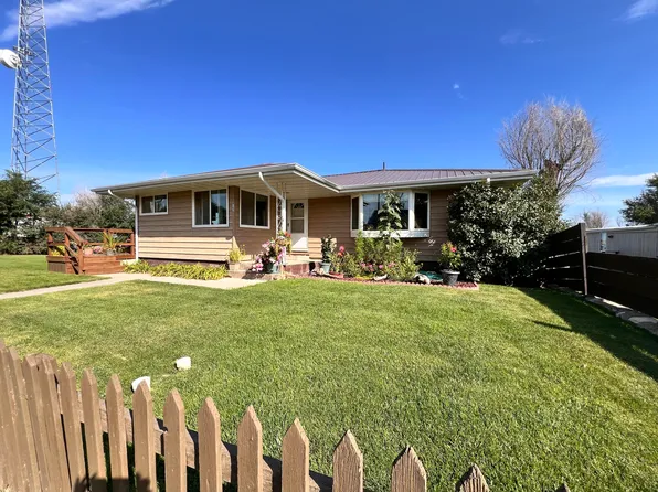 415 C St W, Poplar, MT 59255