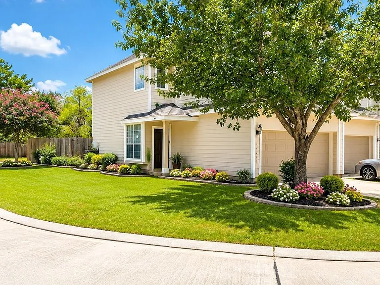 17242 Oakwood Chase Dr — Photo 2