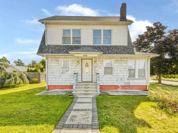 324 N Columbus Avenue, Freeport, NY 11520