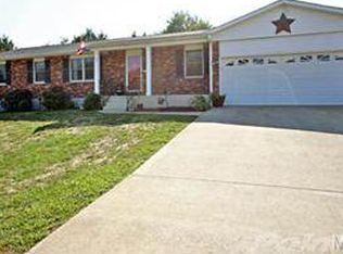 5213 Hillsboro Rd, Farmington, MO 63640