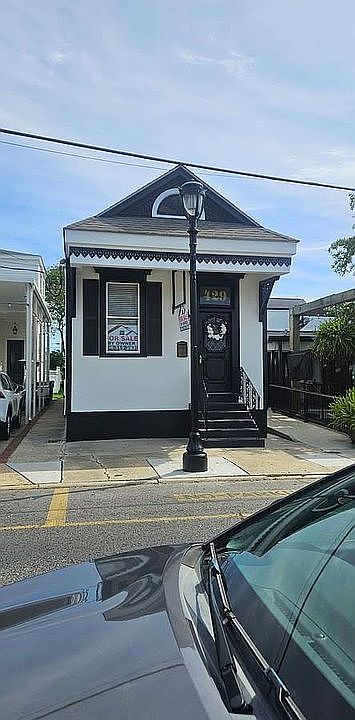 1st image of 429 Huey P Long Ave