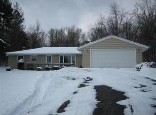 1379 Hudson Rd, Hillsdale, MI 49242