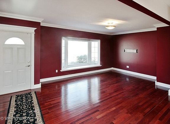 3rd image of 245 Oakwood Dr