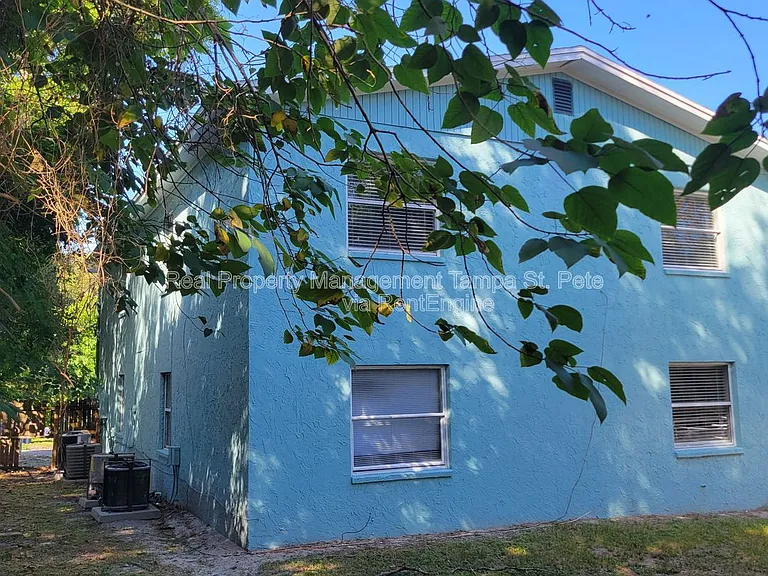 8427 N 39th St #2 — Photo 20