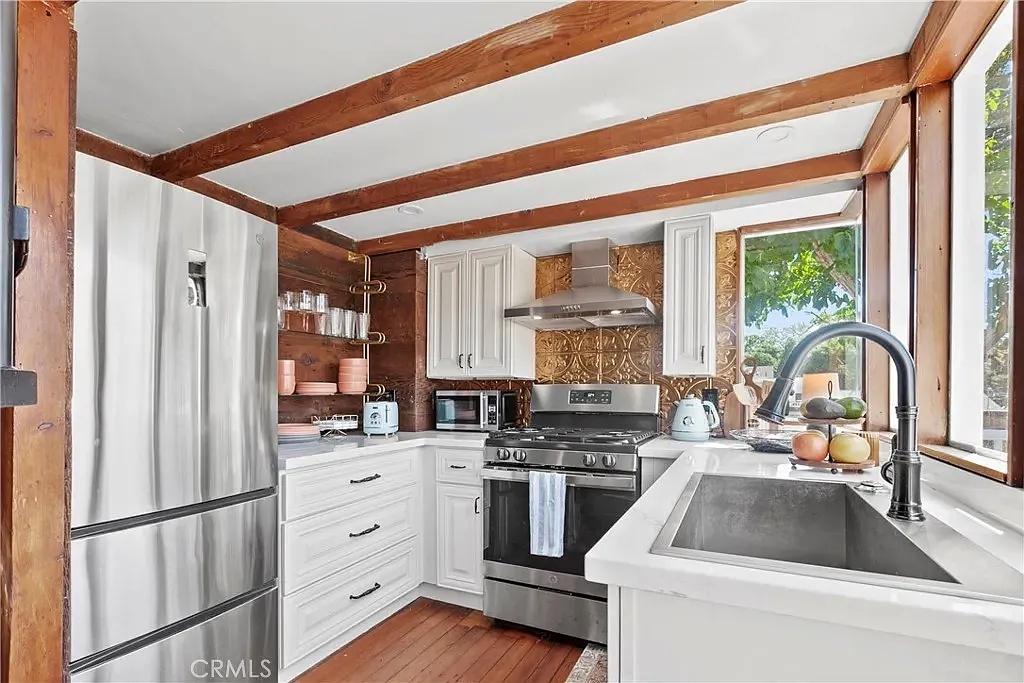 1545 Carmel St — Photo 1