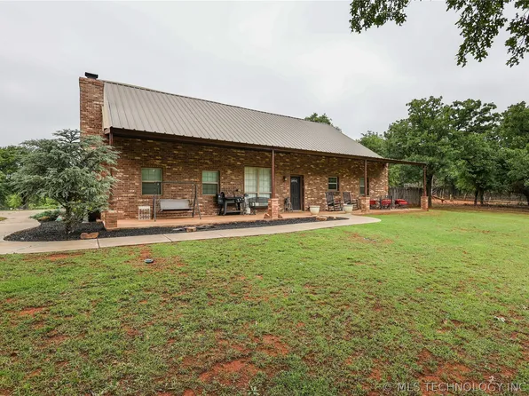 27059 Whispering Oaks Dr, Blanchard, OK 73010