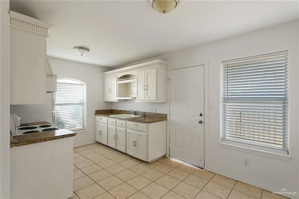 2 bed, 2.0 bath, 3640 sqft, $950 — Photo 4