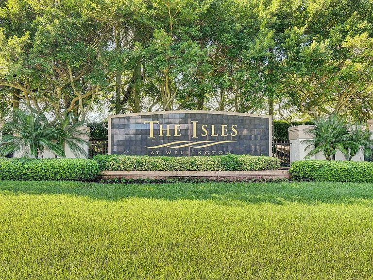 4085 Bahia Isle Cir — Photo 41