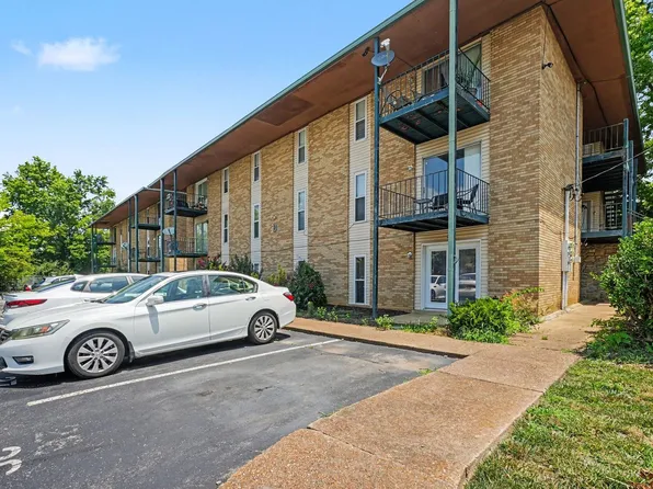 555 N Dupont Ave #B-26, Madison, TN 37115