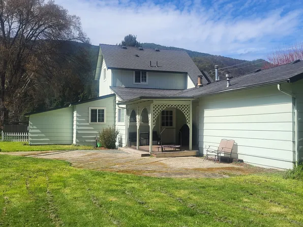 5980 Foothill Blvd, Rogue River, OR 97537