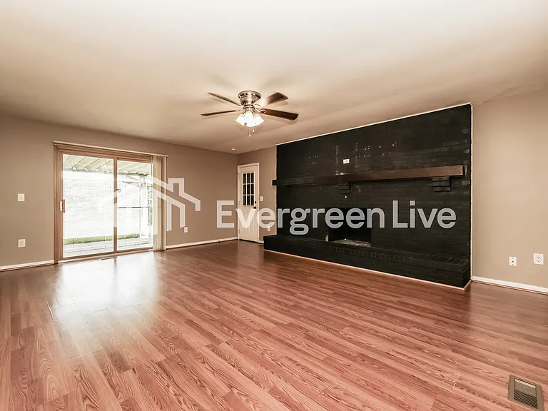 4315 Crownwood Ave — Photo 6