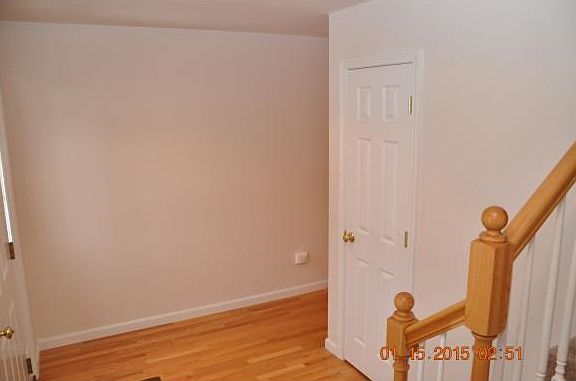 spacious entry wcoat closet