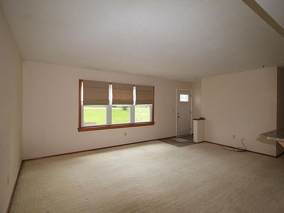 2nd image of 315 Cambridge Dr
