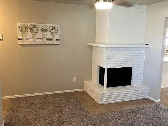 5th image of 828 Fontana Ln