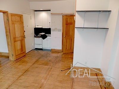 2nd image of 108 Park Pl APT 3R