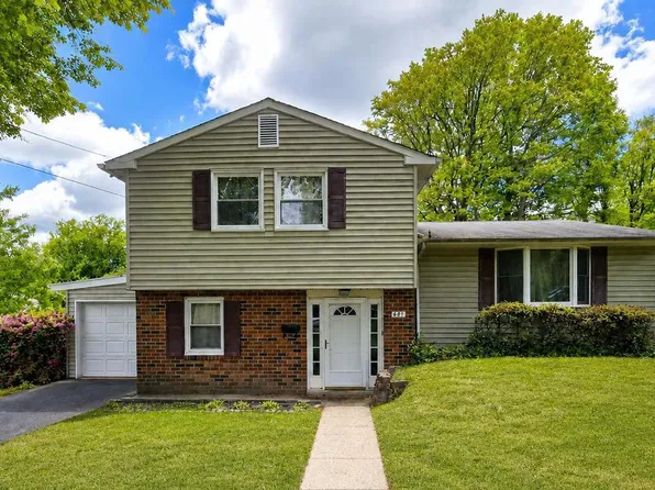 601 Sharon Ln, Philadelphia, PA 19115
