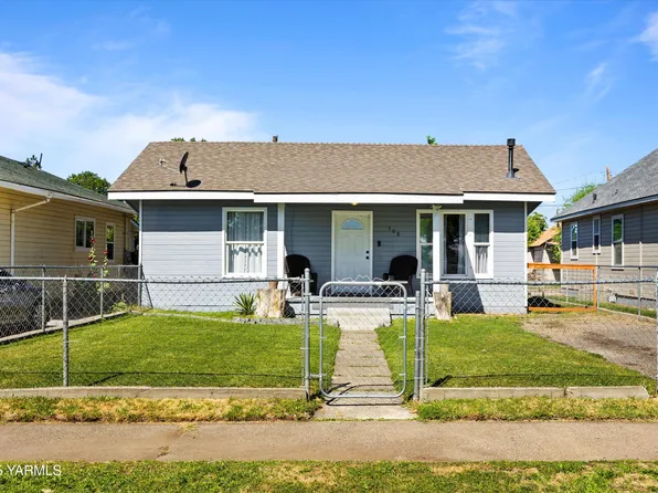 708 S 8th St, Yakima, WA 98901