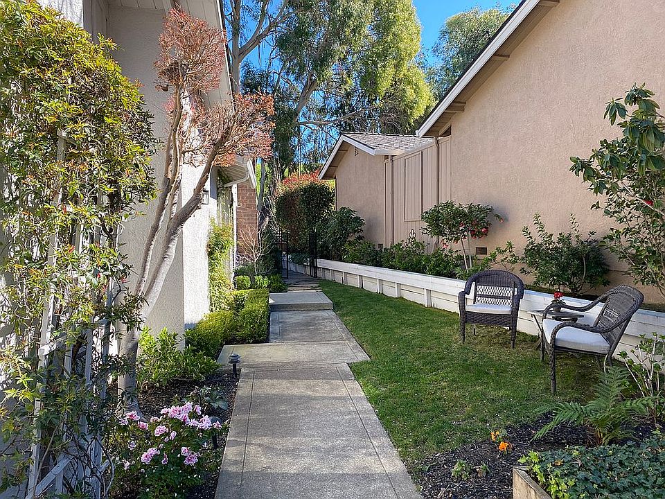 2nd image of 636 Paradise Valley Ct S