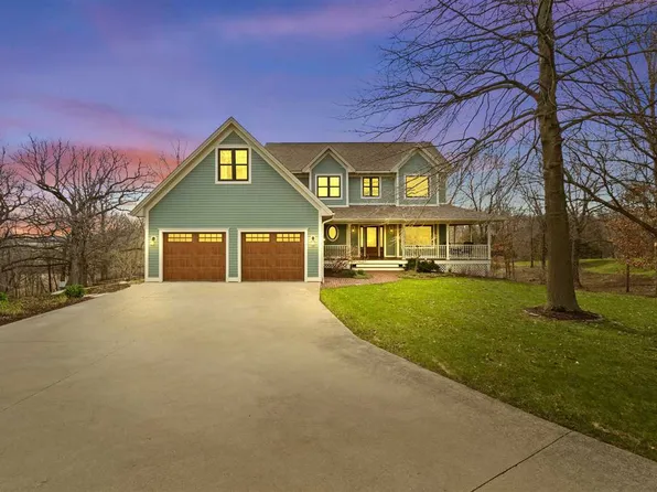 3837 Meadowview Ln SW, Iowa City, IA 52240