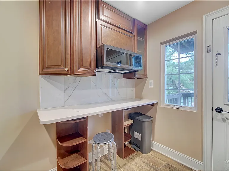 10 Stanford Dr — Photo 14