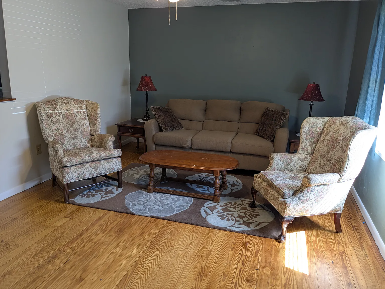 3 bed, 1120 sqft, $1,800 — Photo 2