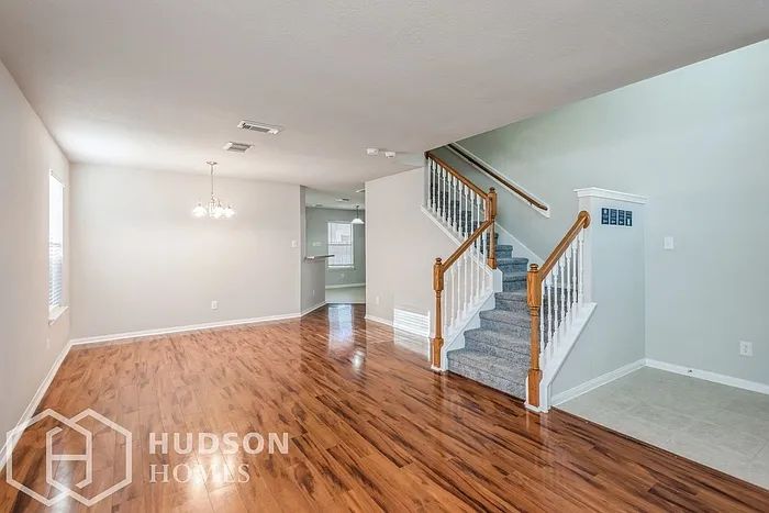 4 bed, 2.5 bath, 2277 sqft, $2,470 — Photo 3