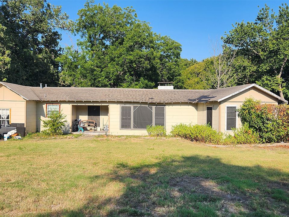1st image of 1720 Brook Hollow Dr